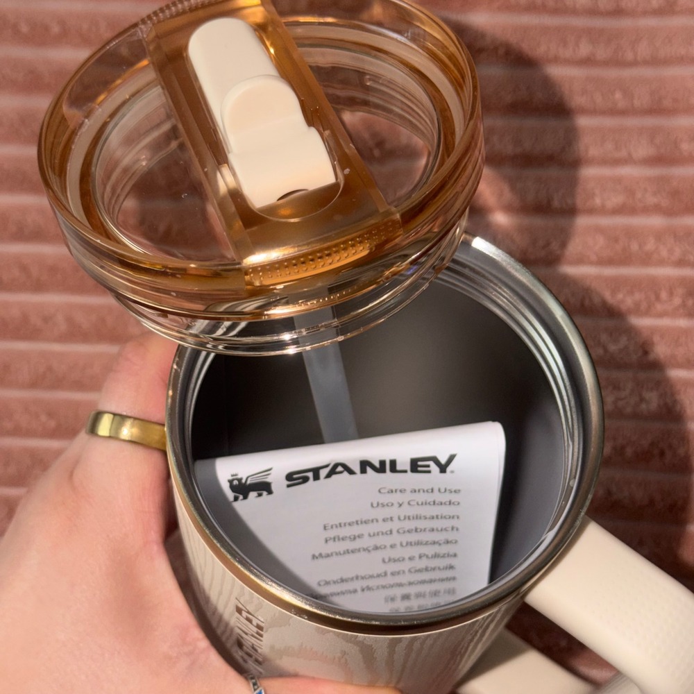 Stanley 40oz Quencher H2.0 FlowState Tumbler Limited Edition Birch Woodgrain NEW - Picture 4 of 5
